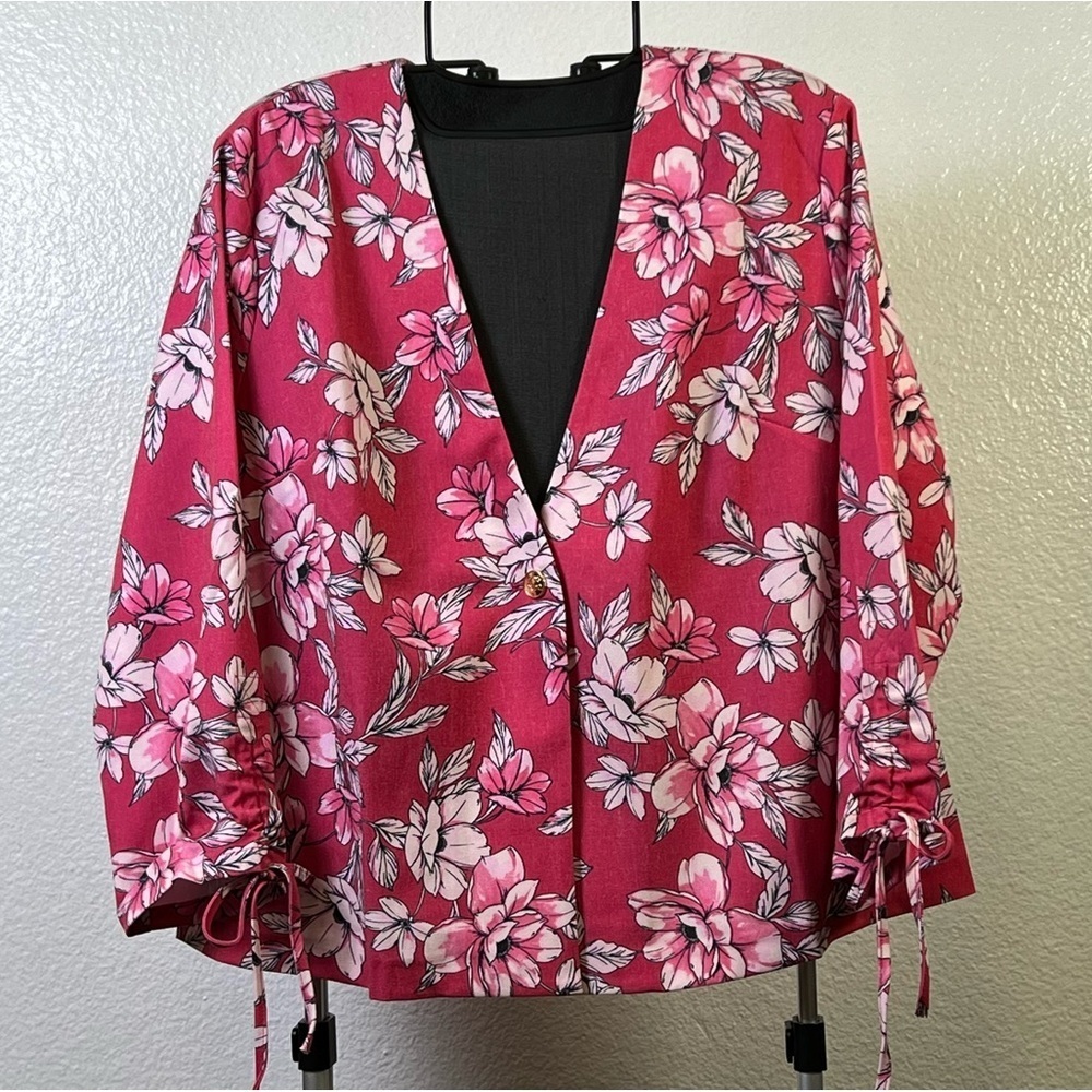 Wonder by Christian Siriano Women’s Pink Floral Top Size M